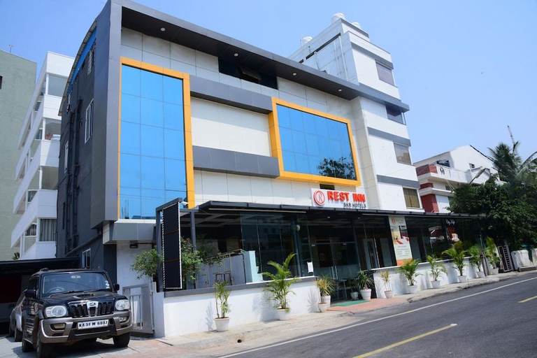 Exterior & Views