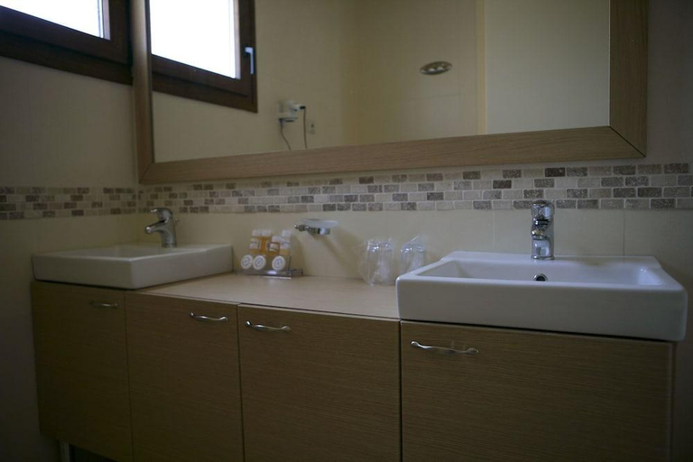 Bathroom 5, Lemnos Village Resort Hotel, North Aegean