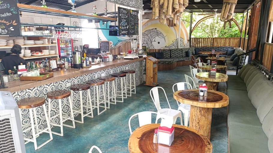 Food & Drinks 5, Igloo Beach Lodge, Aguirre