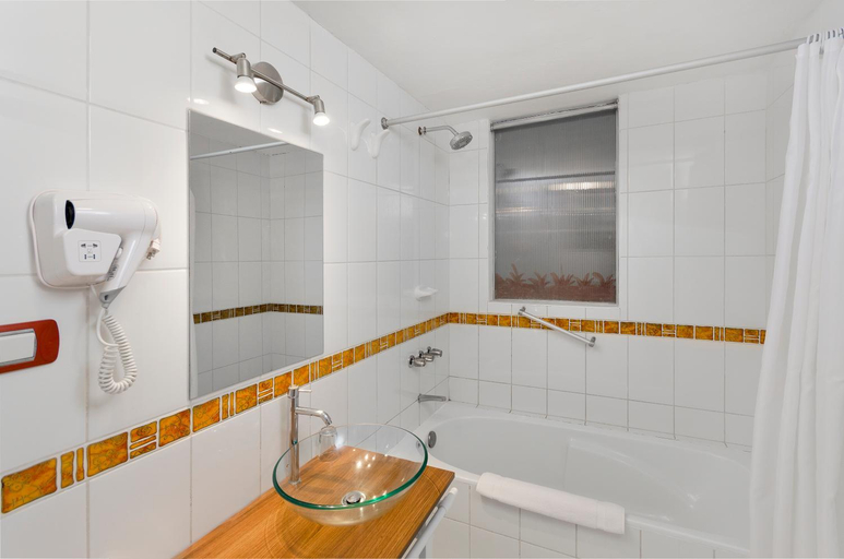 Bathroom 4, Conde de Lemos Hotel, Puno