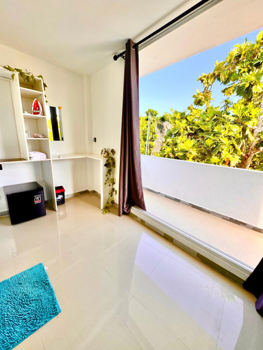 Bedroom 3, Sunset Garden