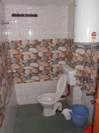 Bathroom 2, Goroomgo Rooma Holidays In Heaven Srinagar, Srinagar