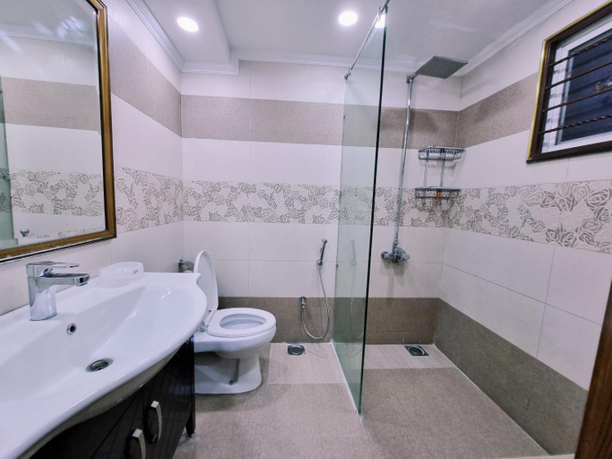 Bathroom 4, Hayyat Luxury Hotel Suites, Lahore