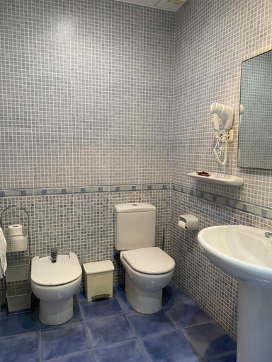 Bathroom 3, Apartamentos LLorca, Tarragona