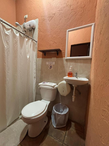 Bathroom 4, Hotel Chilero y Cafe, Antigua Guatemala