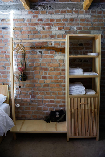 Bedroom 2, Kazerma e Cerenit, Tiranës