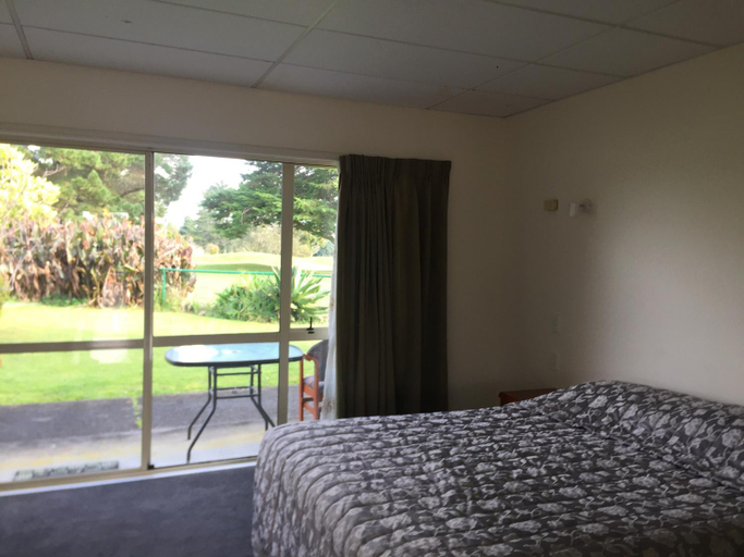 Bedroom 2, Golflands Motel, Manukau