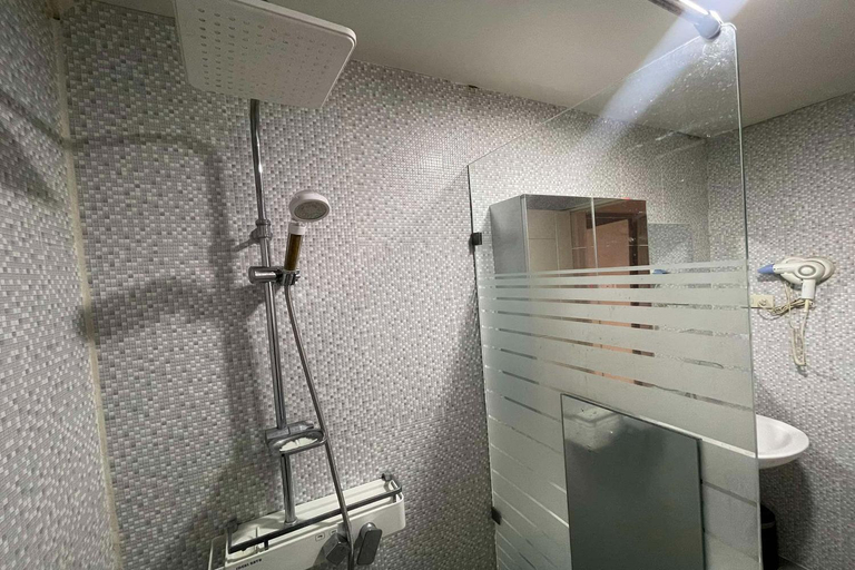 Bathroom 4, Aimor Condotel near SM City Clark, Angeles City