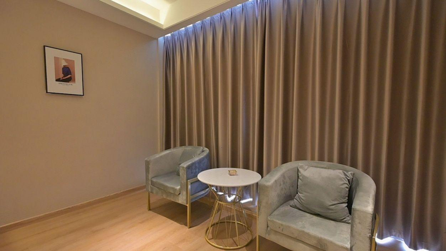 Others 5, Xingyuelai Hotel, Wuhan