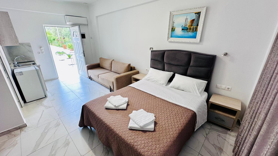 Bedroom 2, VANGJELIS HOTEL, Vlorës