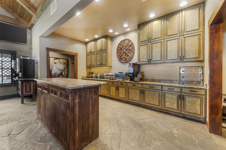 Others 5, Best Western Plus Weatherford, Custer