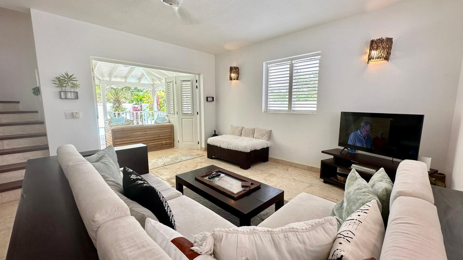 Others 2, Villa 4Bdrms 3.5baths with pool, Jacuzzi and Starlink WiFi, Las Terrenas