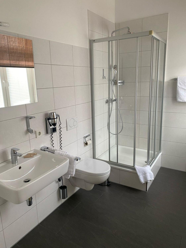 Bathroom 3, Dat Bokeltse Hus - Stadthotel Bocholt, Borken