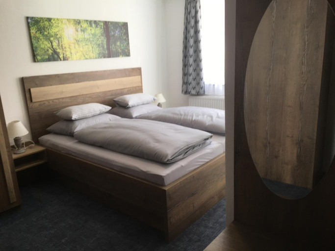 Bedroom 3, Landgasthof Hotel Lamm, Alb-Donau-Kreis
