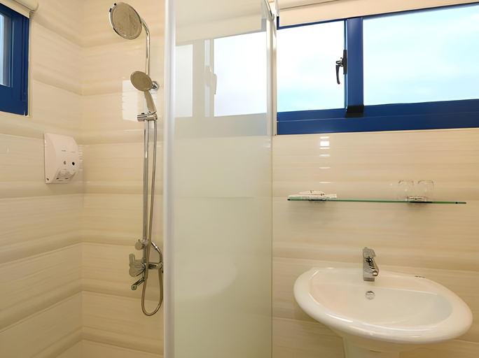 Bathroom 4, Happiness House, Taitung