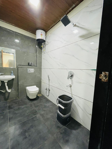 Bathroom 3, Hotel Namaste, Indore