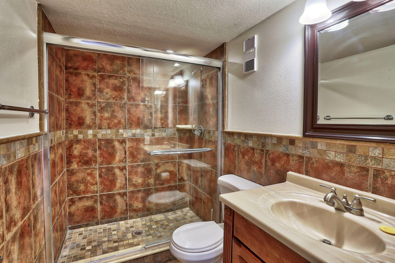 Bathroom 4, Land's End 6-203 Beach Front, Pinellas