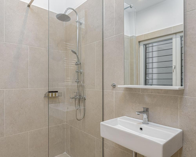 Bathroom 4, THIRAMENOUS RESIDENCE, Attica