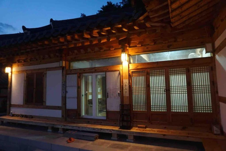 Others 3, Lee Cho Hanok, Gyeongju