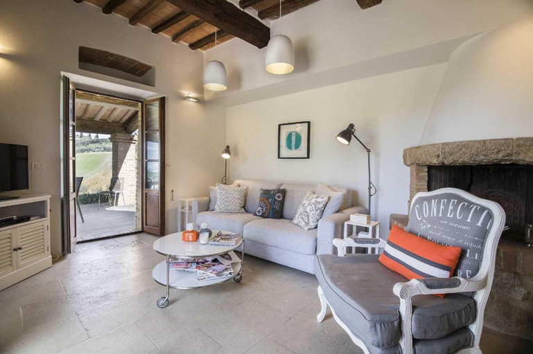 Living room 2, Villa Cantucci Volterra, Pisa