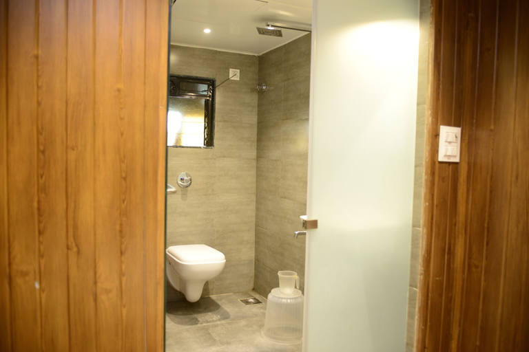 Bathroom 4, Hotel Malad Inn, Mumbai Suburban