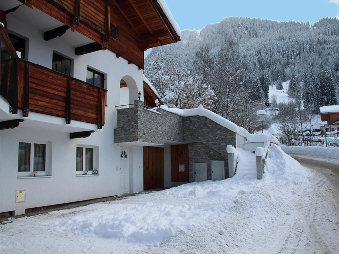 Others 5, Apartment in Kitzbuhel near Ski Slopes, Kitzbühel