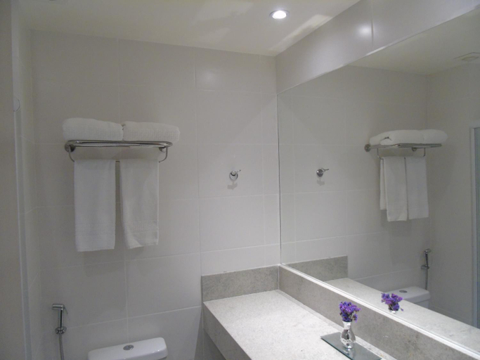 Bathroom 4, Samba Tres Rios, Três Rios