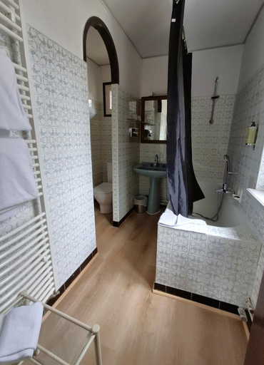 Bedroom, Hostellerie Du Lys, Oise