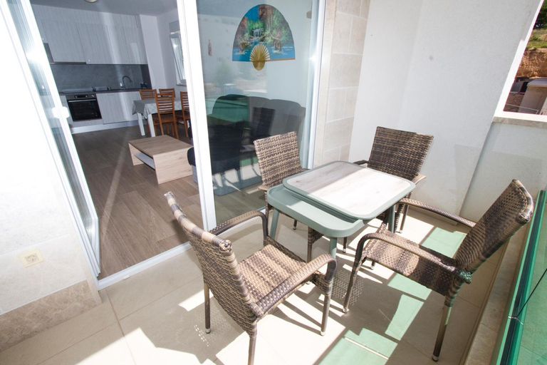 Others 5, Brand New Apt Vano, Makarska