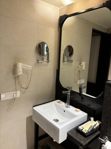 Bathroom 4, The Vintage Gulmarg Hotel, Baramulla