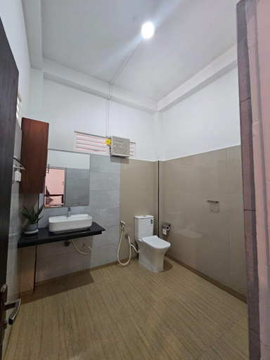 Bathroom 3, Optimum Residencies, Katana