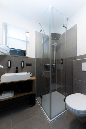 Bathroom 2, Self-Check-in Hotel VinoQ Zistersdorf, Gänserndorf
