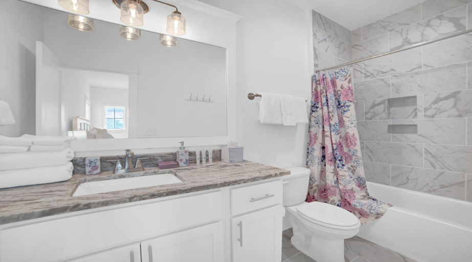 Bathroom 4, Summer Salt 2774, Baldwin