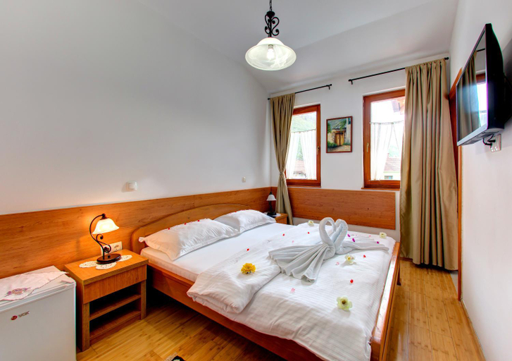 Bedroom 2, Hotel Almira, Herzegovina-Neretva