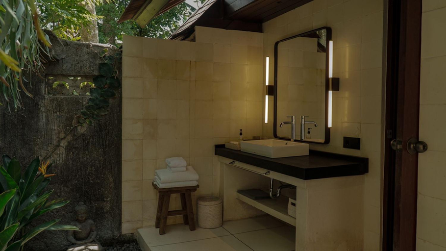 Bathroom 2, Villa Pantulan Bali Hotel, Gianyar