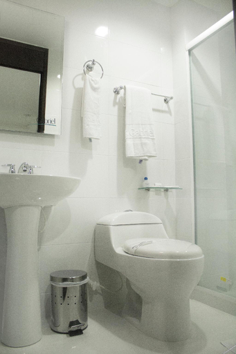 Bathroom 3, Hotel San Gabriel, Barrancabermeja