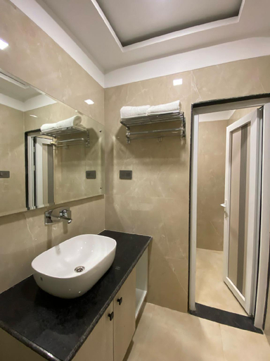 Bathroom, Hotel Glorious Grand, Varanasi