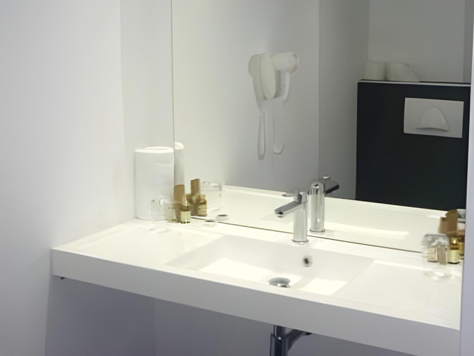 Bathroom 4, Hotel Bo Rivage, Luxembourg