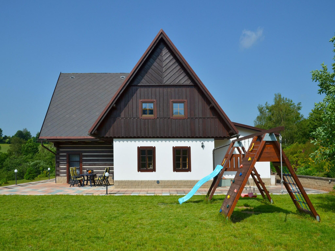 Others 4, Stupna Holiday Home with Garden, Trutnov