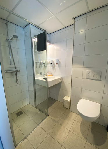 Bathroom 4, Hotel Aalsmeer, Aalsmeer