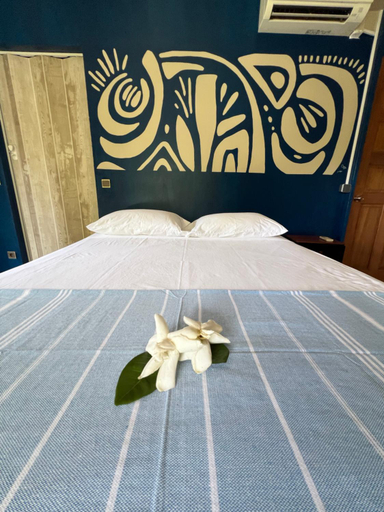 Others 4, Rupe Rupe Lodge