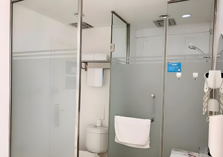 Bathroom, Hanting Hotel Beijing Tuanjiehu Metro Station, Beijing