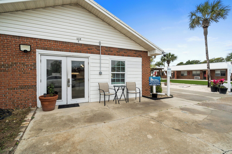 Exterior & Views 1, Splash Pad by Book That Condo, Bay