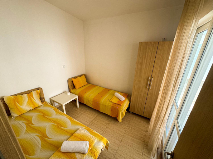 Others 2, Biser Apartmani