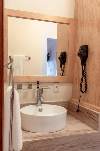 Bathroom 5, Hotel La Casona, Jilotepec
