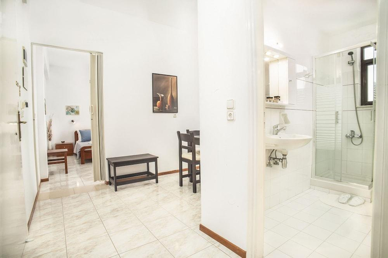 Bathroom 4, Porto Diakofti, Attica