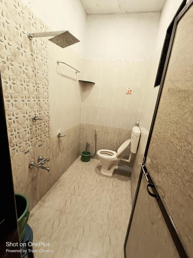 Bathroom 4, Sindhu Swarajya Homestay, Sindhudurg