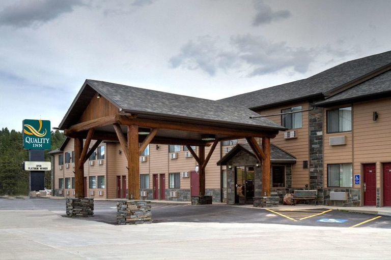 Exterior & Views 1, EverSpring Inn & Suites, Pennington