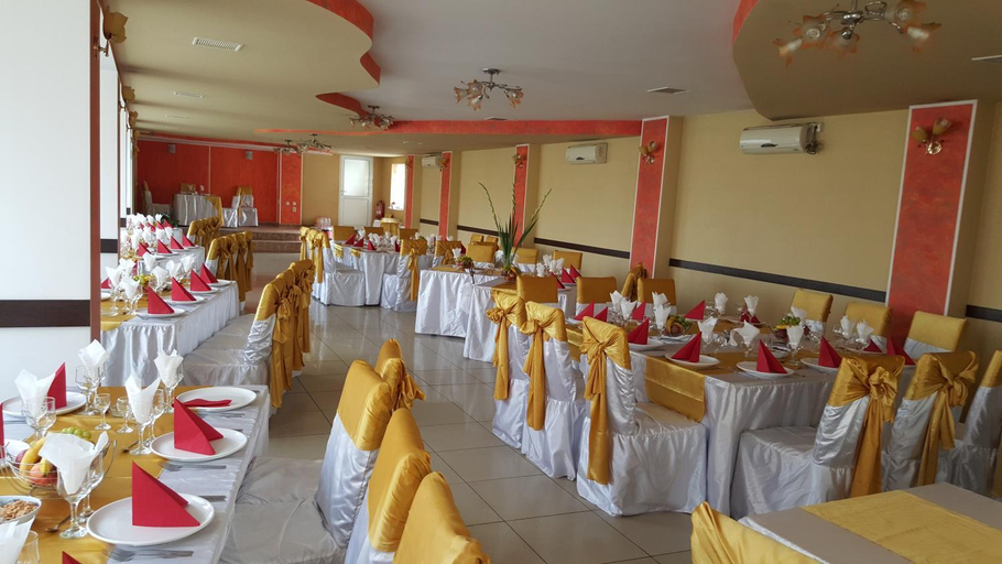 Food & Drinks 5, Pensiune Restaurant Avangarde, Pitesti