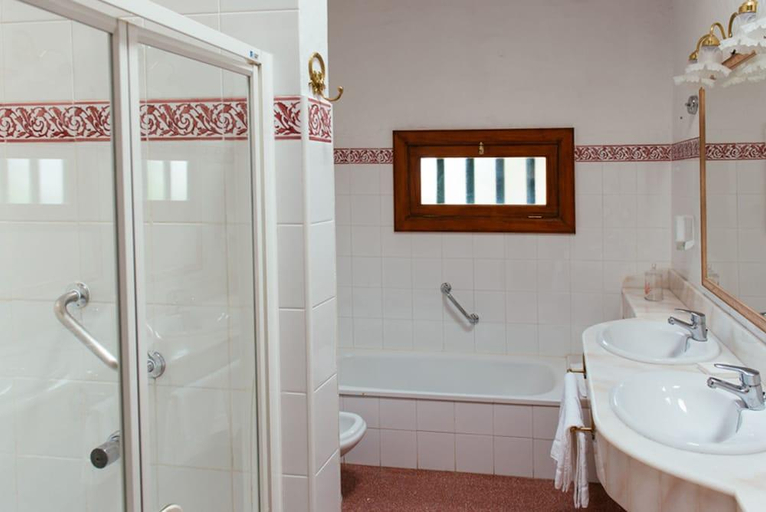 Bathroom 4, Hotel EL GRIFO, Las Palmas